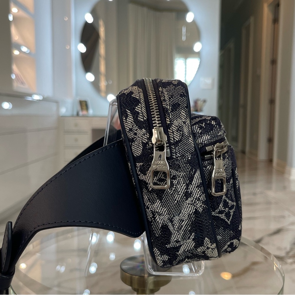🌟 SOLD 🌟 NWT Louis Vuitton Monogram Tapestry Outdoor Bumbag - Picture 4 of 12
